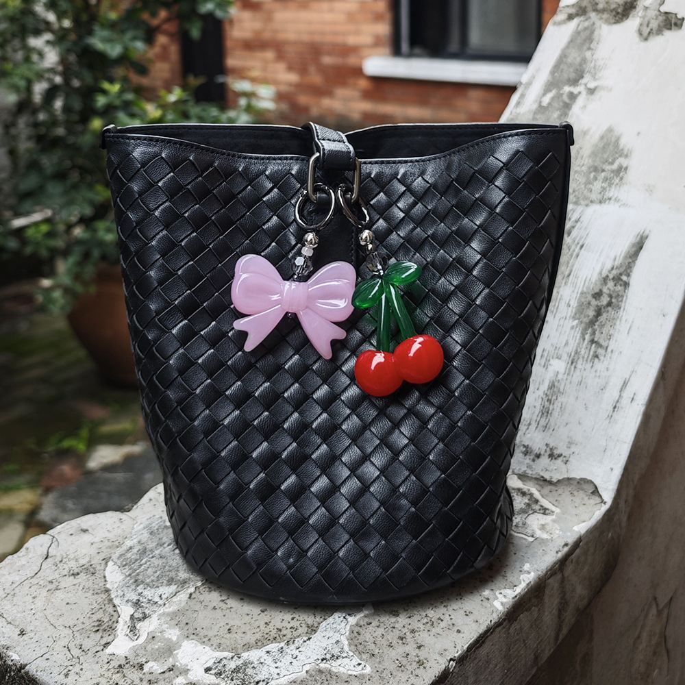 HERLOOK Big Cherry Bag Charm S – Phone Accessories For Teen Girls Bewertung und Preis