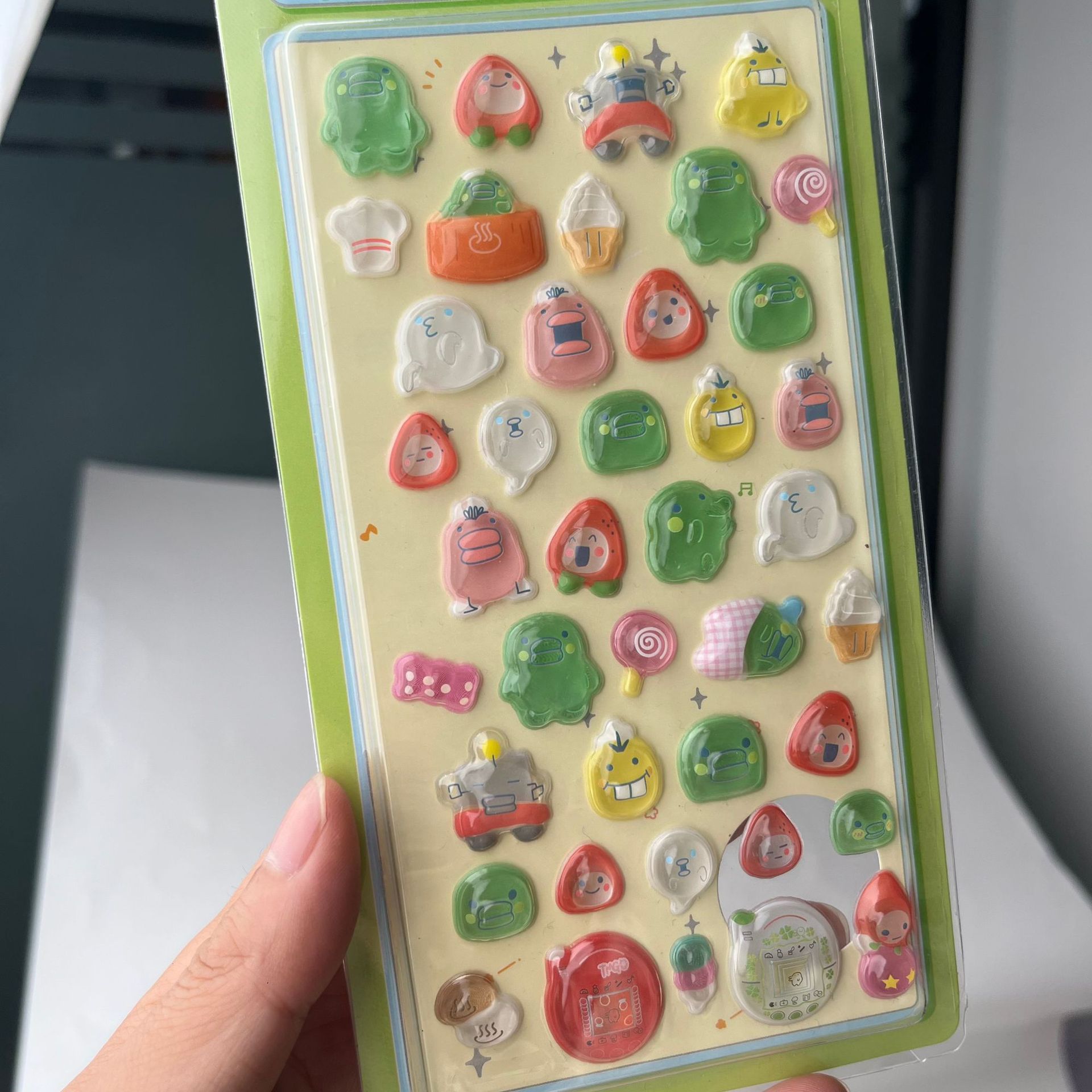 Niedliche Tamagotchi 3D Puffy  – Phone Accessories And Electronics Bewertung und Preis
